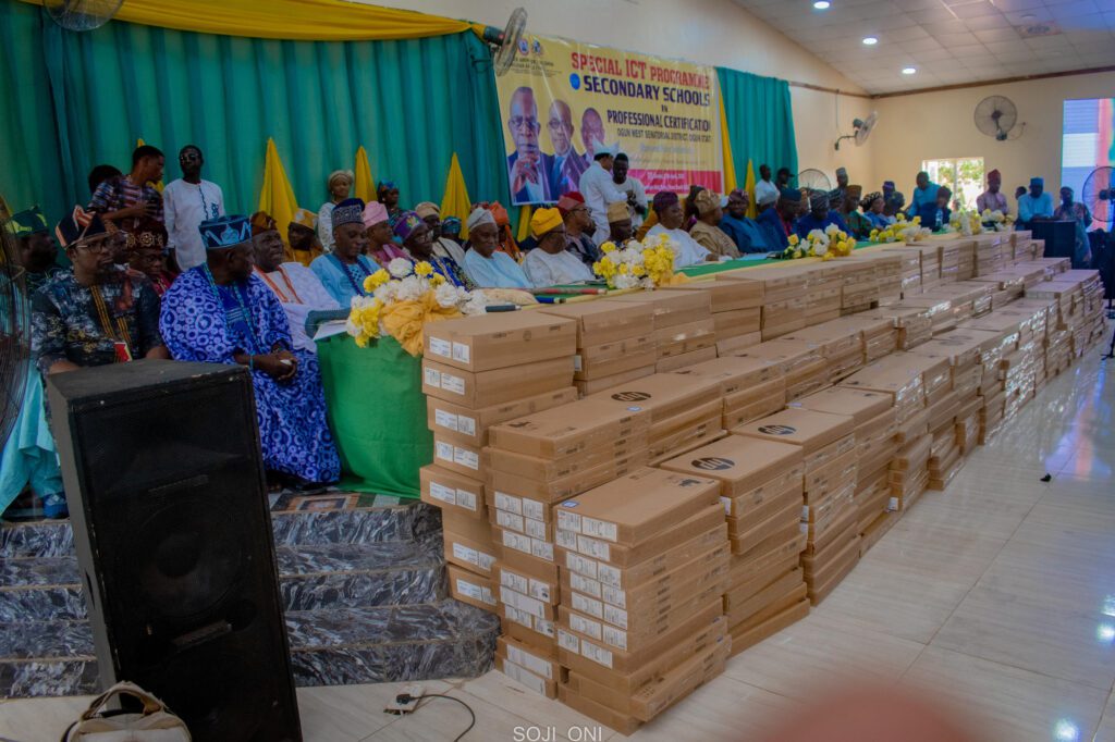 Second ICT Training for Secondary Schools dsc 7948