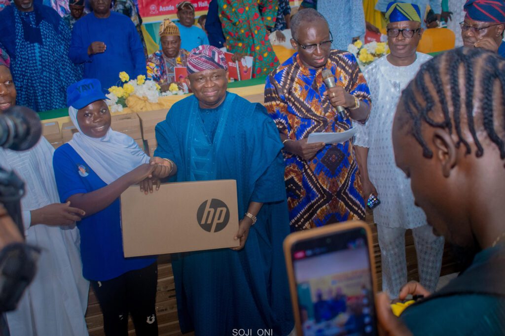 Second ICT Training for Secondary Schools dsc 8010