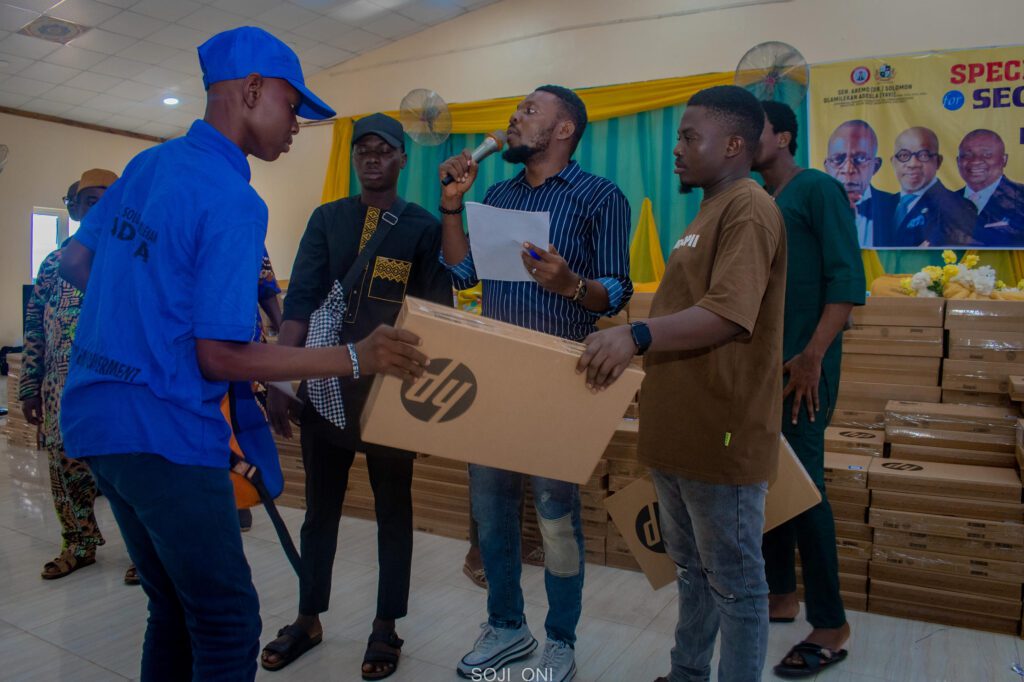 Second ICT Training for Secondary Schools dsc 8041